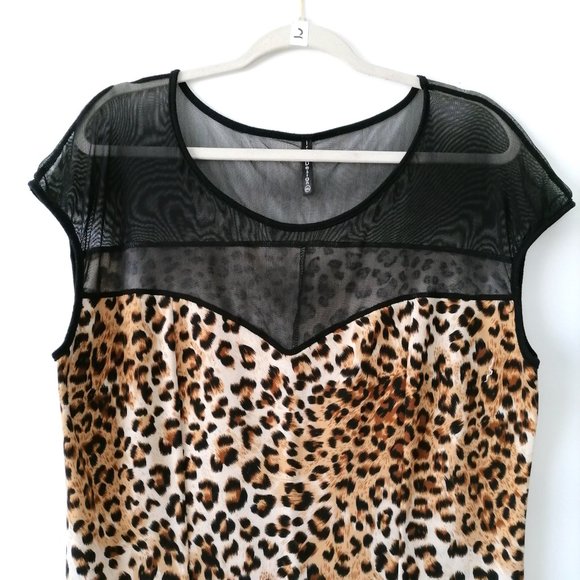 Iris Design Beige Round Neck Short Sleeve Leopard Print Blouse Top Size 2XL - Picture 2 of 6